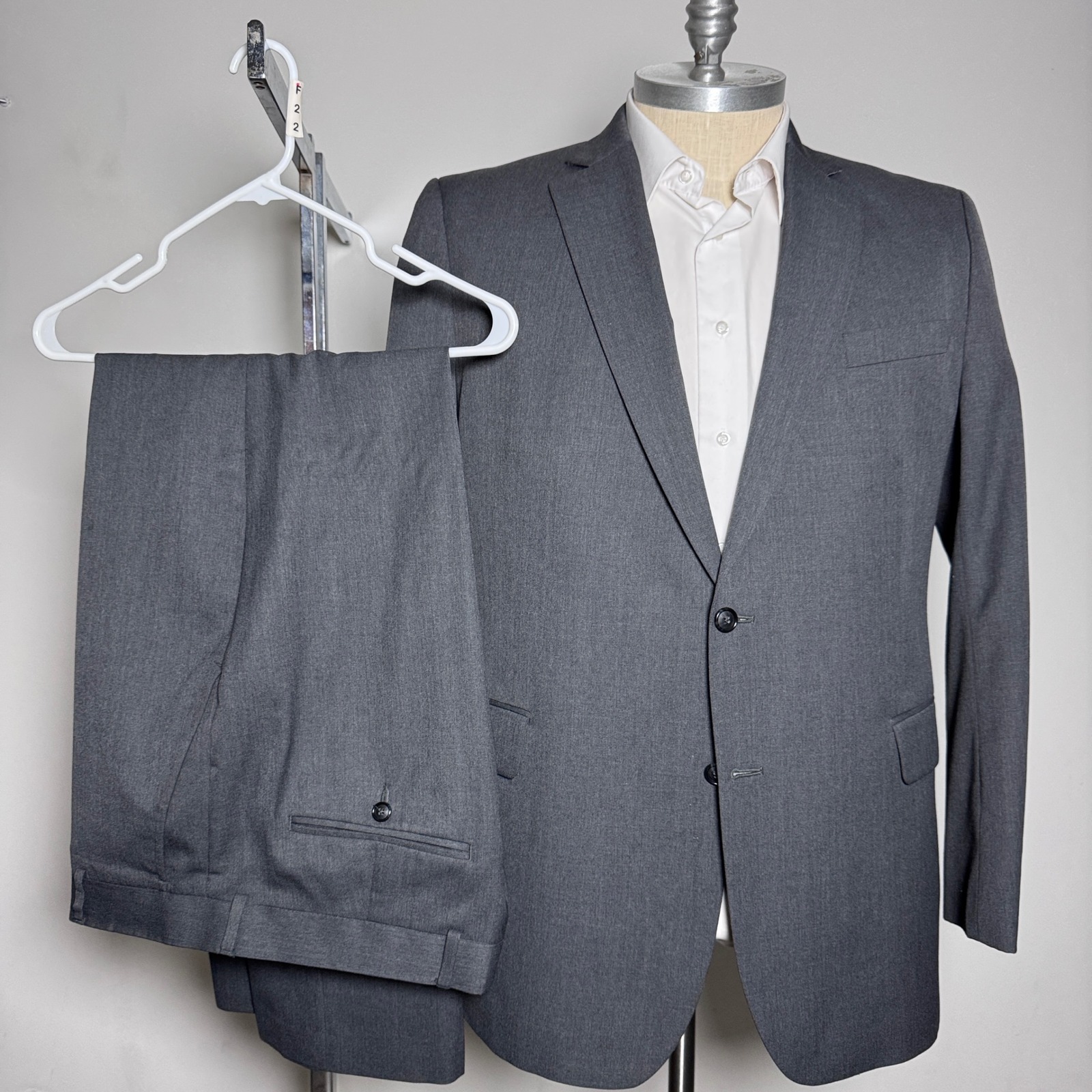 Stafford Travel Suit Mens 46l 38x30 Gray Solid Classic Fit Wool Blend 2-Button